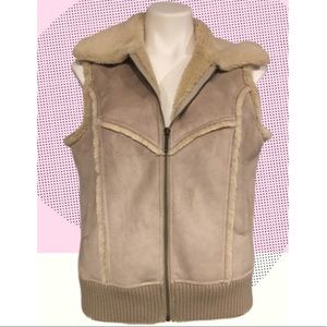 Suede faux fur vest